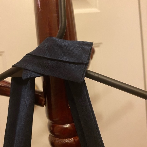 ALFRED SUNG NAVY BLUE HALTER STYLE DRESS MEASUREMENTS PROVIDED. - Picture 9 of 10